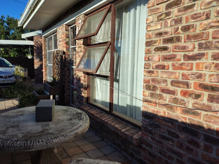2 Bedroom Property for Sale in Kabega Park Eastern Cape